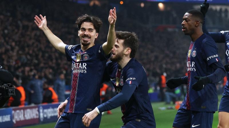 勇士官方：格林扭伤右脚，本场比赛不会回归